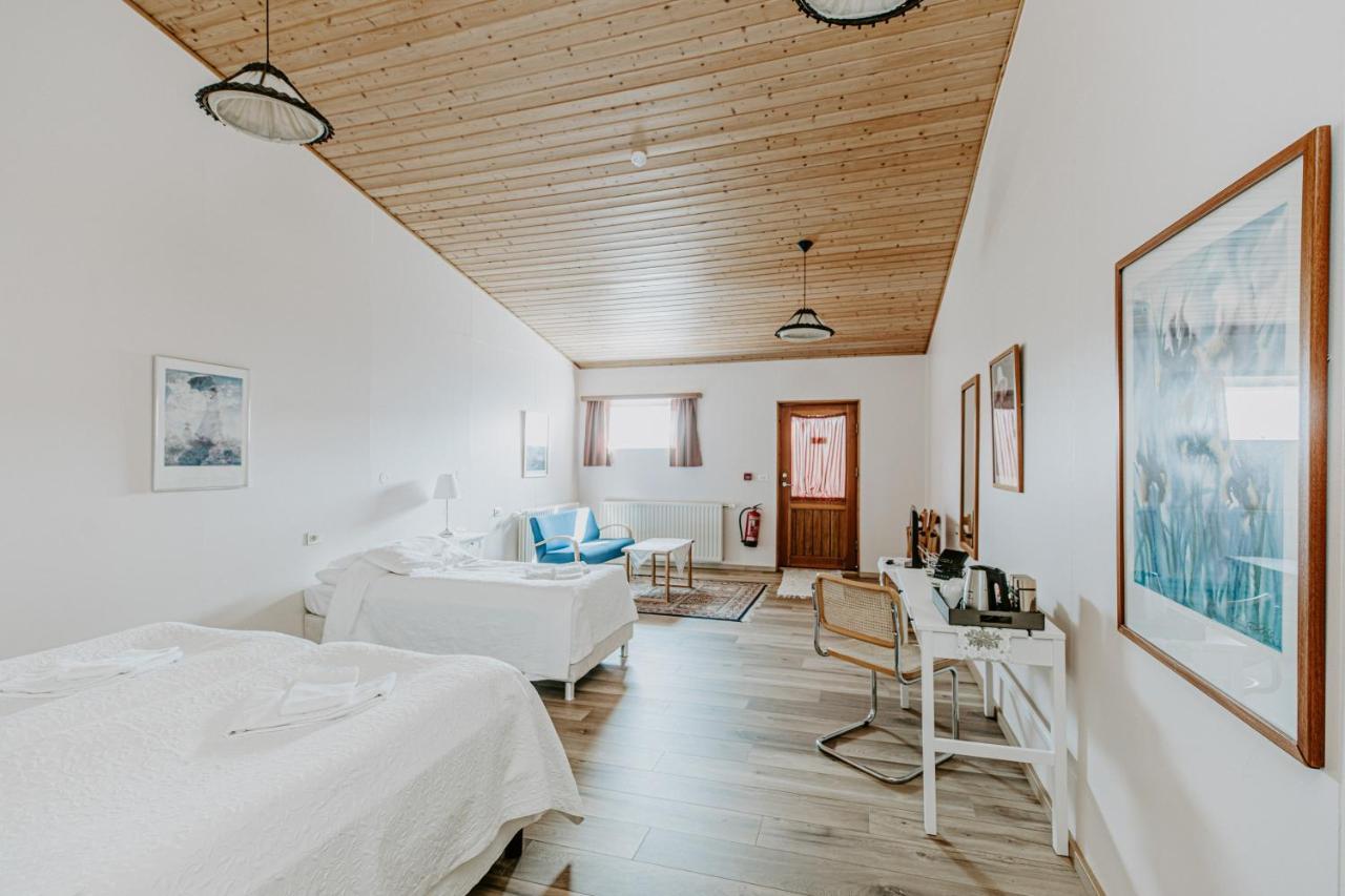 Narfastadir Guesthouse Laugar  Exterior photo